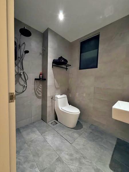 Kediaman Servis untuk Disewa di SUNSURIA FORUM SERVICED APARTMENT - Ray Lee - Bathroom - PropertyGuru.com.my
