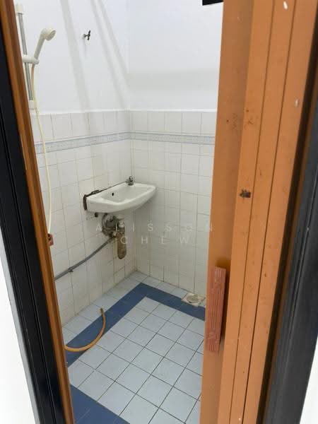 Apartment for Sale at Gelugor - Alisson Chew - Bathroom - PropertyGuru.com.my