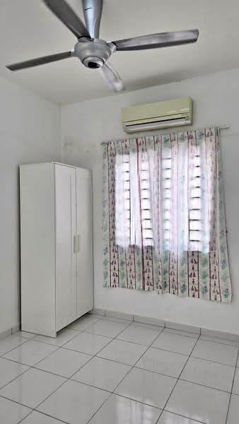 Rumah Teres 2-Tingkat untuk Disewa di Seksyen U13 (Setia Alam) - Ray Lee - Bedroom - PropertyGuru.com.my