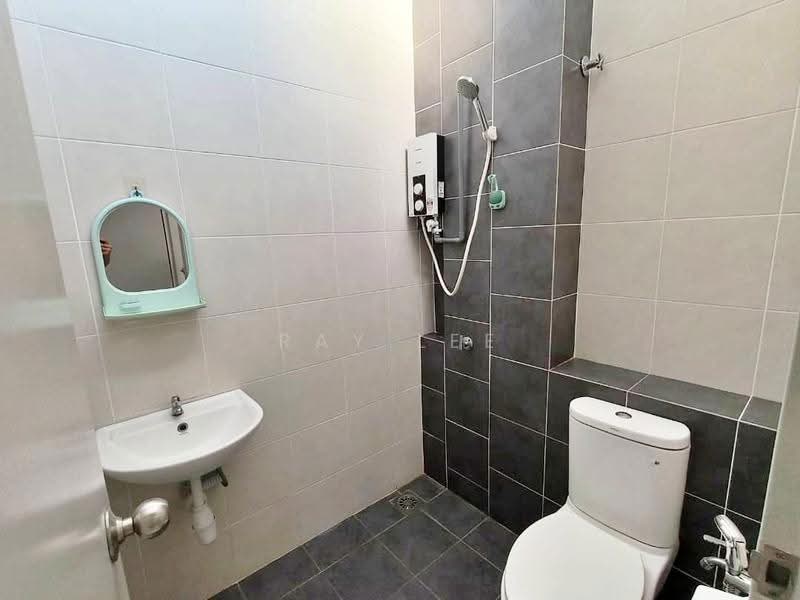 Rumah Teres 2-Tingkat untuk Disewa di Seksyen U13 (Setia Alam) - Ray Lee - Bathroom - PropertyGuru.com.my