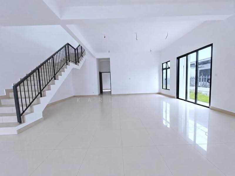 Cluster House for Sale in Taman Glenmarie (Johor Bahru) - Karl Lim - Living Room - PropertyGuru.com.my