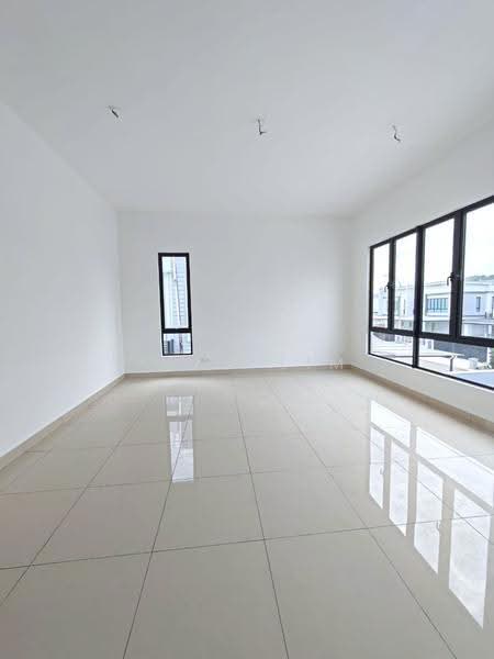 Cluster House for Sale in Taman Glenmarie (Johor Bahru) - Karl Lim - Living Room - PropertyGuru.com.my