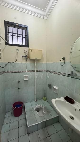 Rumah Teres 2-Tingkat untuk Dijual di Taman Setia Indah (Tebrau) - Jarvis Chan - Bathroom - PropertyGuru.com.my