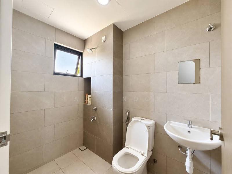 Semi-Detached House for Sale in Semenyih (Selangor) - Fazie Noor - Bathroom - PropertyGuru.com.my