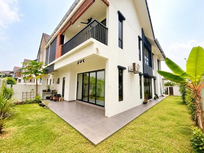 Semi-Detached House for Sale in Semenyih (Selangor) - Fazie Noor - Exterior - PropertyGuru.com.my