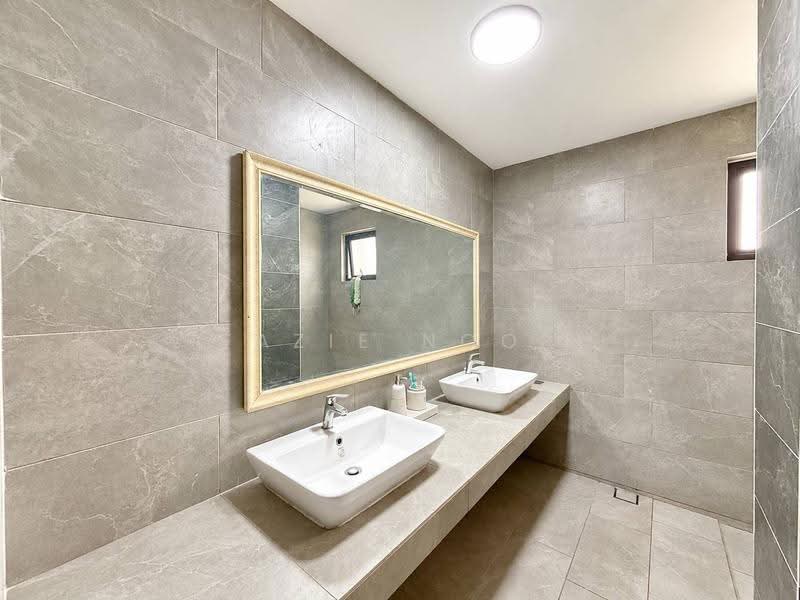 Semi-Detached House for Sale in Semenyih (Selangor) - Fazie Noor - Bathroom - PropertyGuru.com.my