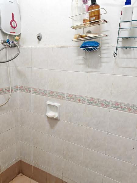 1-storey Terraced House for Sale in Taman Puteri Wangsa (Ulu Tiram) - Soh Chai Seng - Bathroom - PropertyGuru.com.my