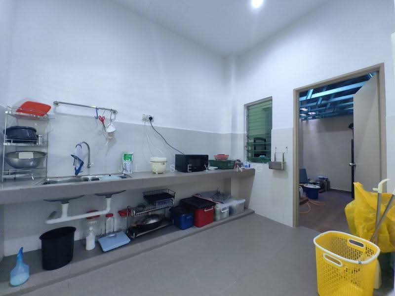 Rumah Berkembar untuk Dijual di Bandar Lahat Mines (Lahat) - Jessey Ng - Kitchen - PropertyGuru.com.my