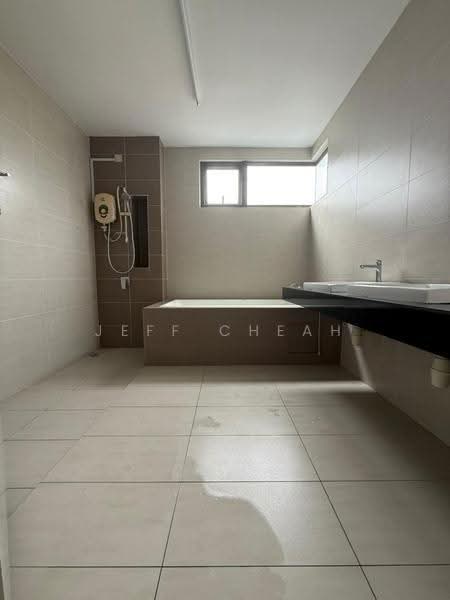 Semi-Detached House for Sale in Bandar Sungai Long (Selangor) - Jeff Cheah - Bathroom - PropertyGuru.com.my
