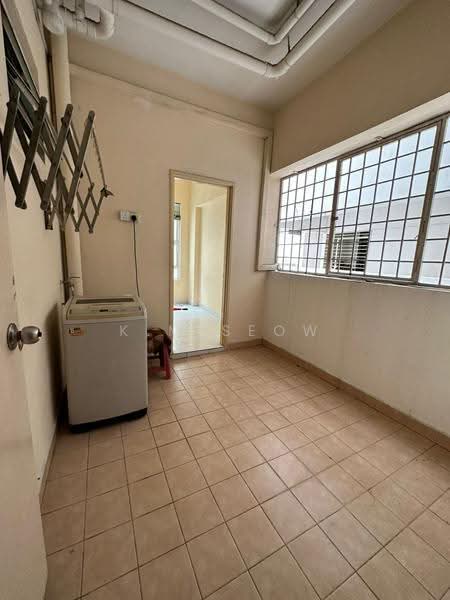 Kondominium untuk Disewa di Sterling - K.M Seow - Balcony - PropertyGuru.com.my