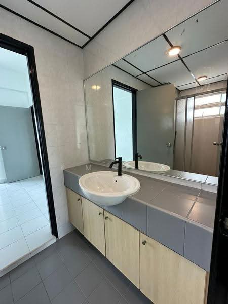 Kondominium untuk Disewa di Sterling - K.M Seow - Bathroom1 - PropertyGuru.com.my