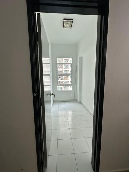 Kondominium untuk Disewa di Sterling - K.M Seow - Maid's room - PropertyGuru.com.my
