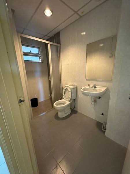 Kondominium untuk Disewa di Sterling - K.M Seow - Bathroom3 - PropertyGuru.com.my