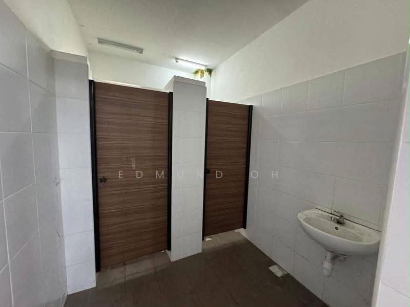Cluster Factory for Sale in Ulu Tiram (Johor) - Edmund Oh - Bathroom - PropertyGuru.com.my