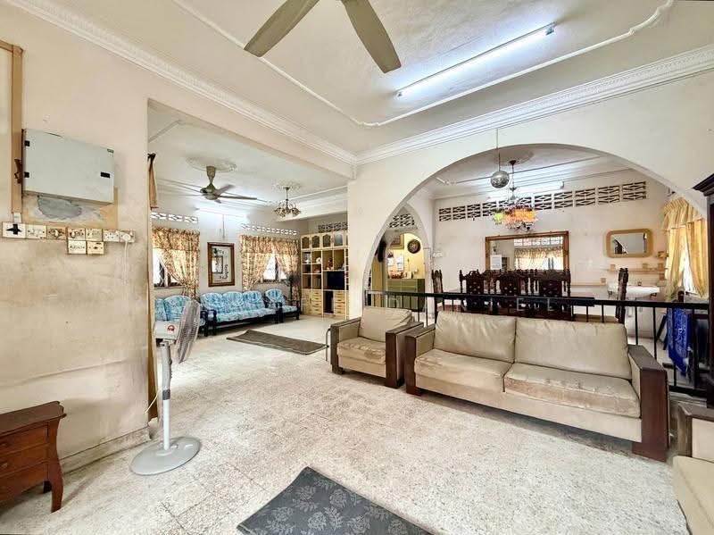 Rumah Banglo untuk Dijual di Kampung Changkat (Gombak) - Ashraff Daniel - Living Room - PropertyGuru.com.my