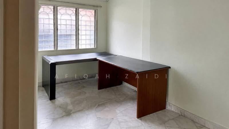 Rumah Teres 1-Tingkat untuk Dijual di Taman Mayang (Petaling Jaya) - Afiqah zaidi - Study - PropertyGuru.com.my