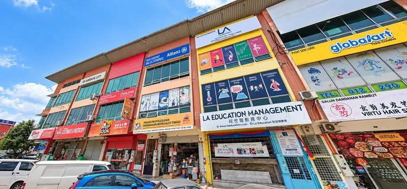 Kedai untuk Dijual di Taman Bukit Serdang (Seri Kembangan) - Kingsley Chai - Exterior - PropertyGuru.com.my