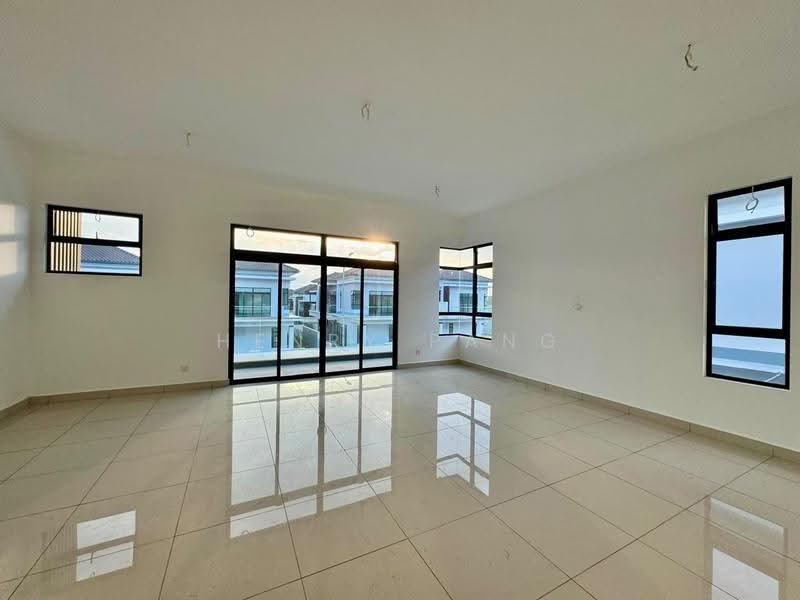 Semi-Detached House for Sale in Bandar Putra Kulai (Kulai) - Henry Pang - Living Room - PropertyGuru.com.my