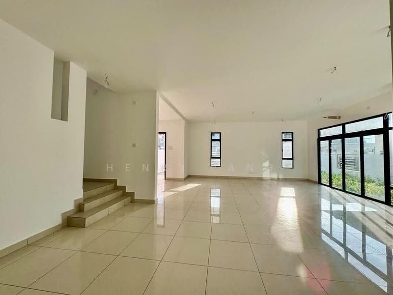 Semi-Detached House for Sale in Bandar Putra Kulai (Kulai) - Henry Pang - Living Room - PropertyGuru.com.my