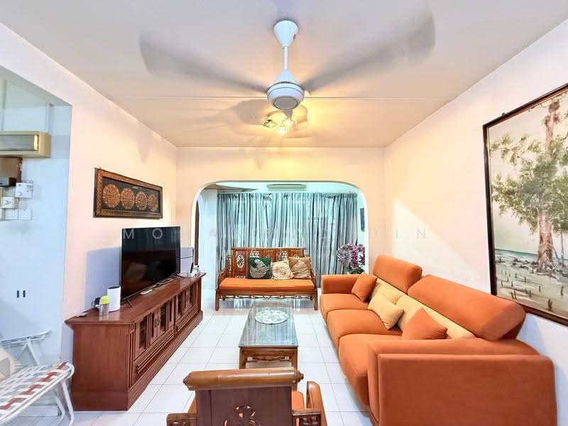 Rumah Teres 2-Tingkat untuk Dijual di Seksyen 24 (Shah Alam) - Mohammad Din Majid - Living Room - PropertyGuru.com.my