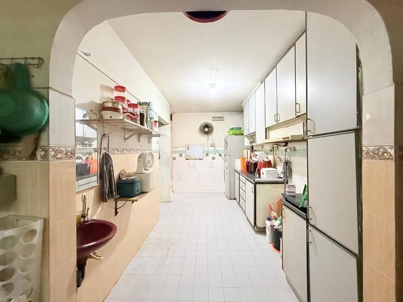 Rumah Teres 2-Tingkat untuk Dijual di Seksyen 24 (Shah Alam) - Mohammad Din Majid - Kitchen - PropertyGuru.com.my