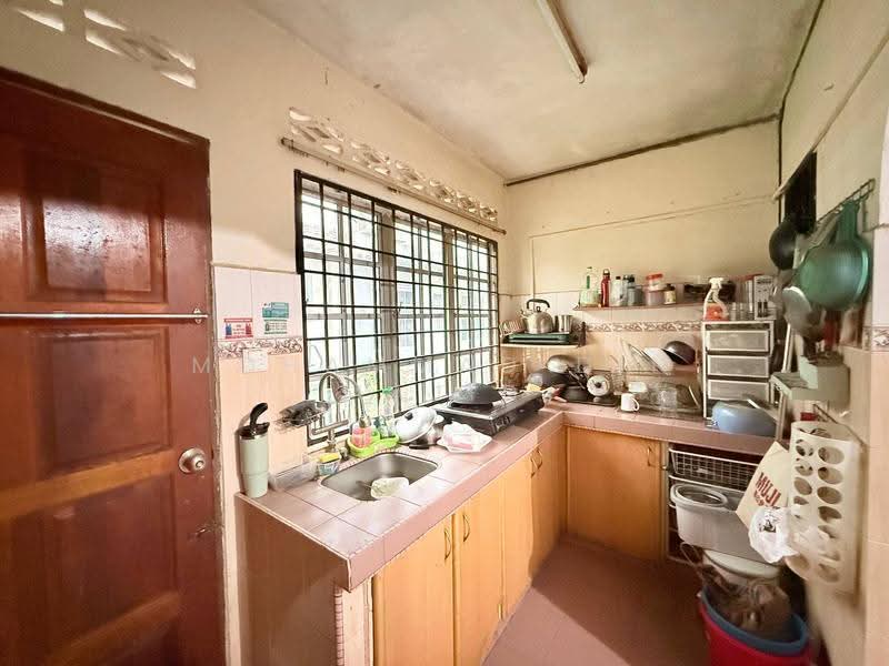 Rumah Teres 2-Tingkat untuk Dijual di Seksyen 24 (Shah Alam) - Mohammad Din Majid - Kitchen - PropertyGuru.com.my