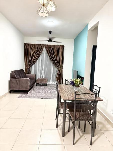 Pangsapuri untuk Disewa di Residensi Kesuma 1 - Sya Rusli - Living Room - PropertyGuru.com.my