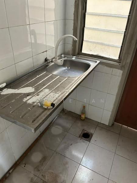 Apartment for Rent at Taman Sri Pulai Perdana - Robbie Tan - Kitchen - PropertyGuru.com.my