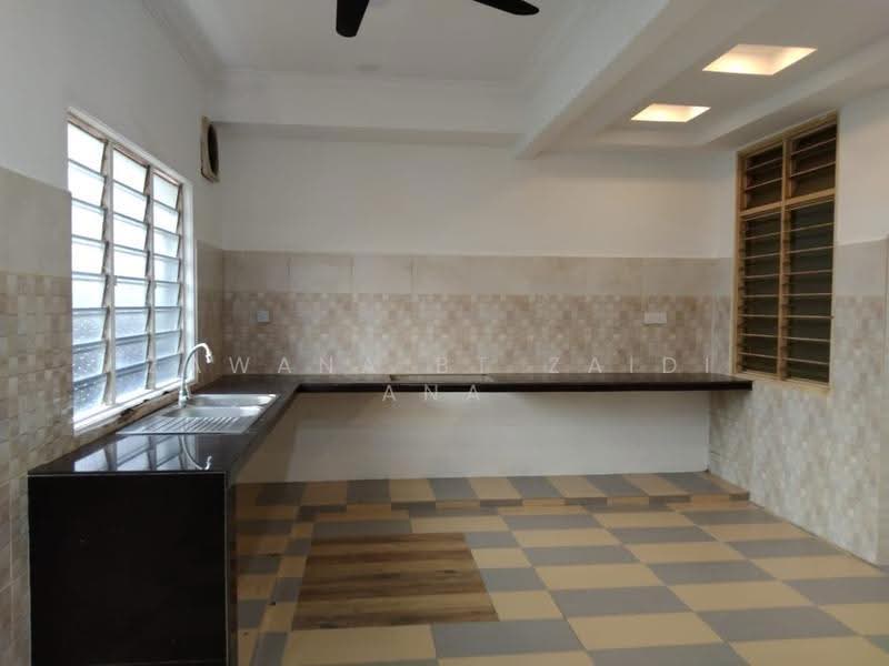 2-storey Terraced House for Rent in Ukay Bistari (Ulu Kelang) - Zawana BT Zaidi Ana - Kitchen - PropertyGuru.com.my