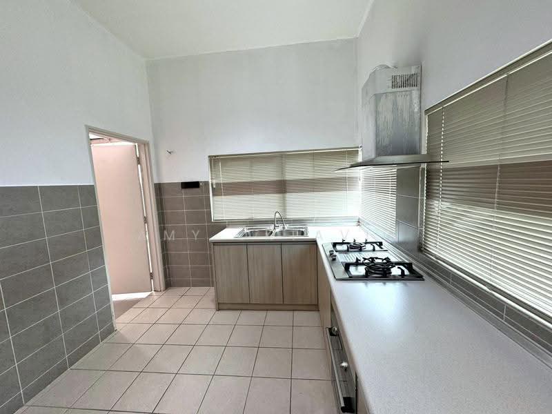 Semi-Detached House for Rent in Garden Residence (Cyberjaya) - Amy Oktavia - Kitchen - PropertyGuru.com.my