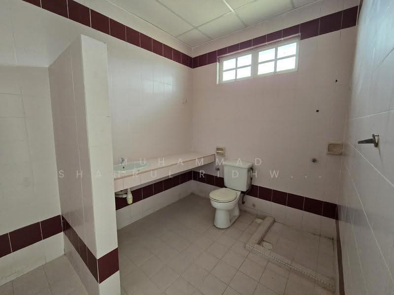 Bungalow House for Sale in Taman Bukit Jed (Seremban) - Muhammad Shahrul Ridhwan Mehamad Nasir - Bathroom - PropertyGuru.com.my