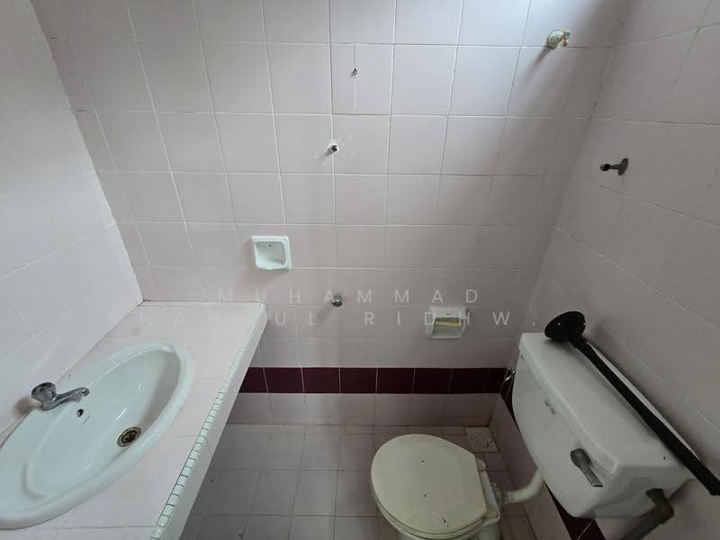 Bungalow House for Sale in Taman Bukit Jed (Seremban) - Muhammad Shahrul Ridhwan Mehamad Nasir - Bathroom - PropertyGuru.com.my
