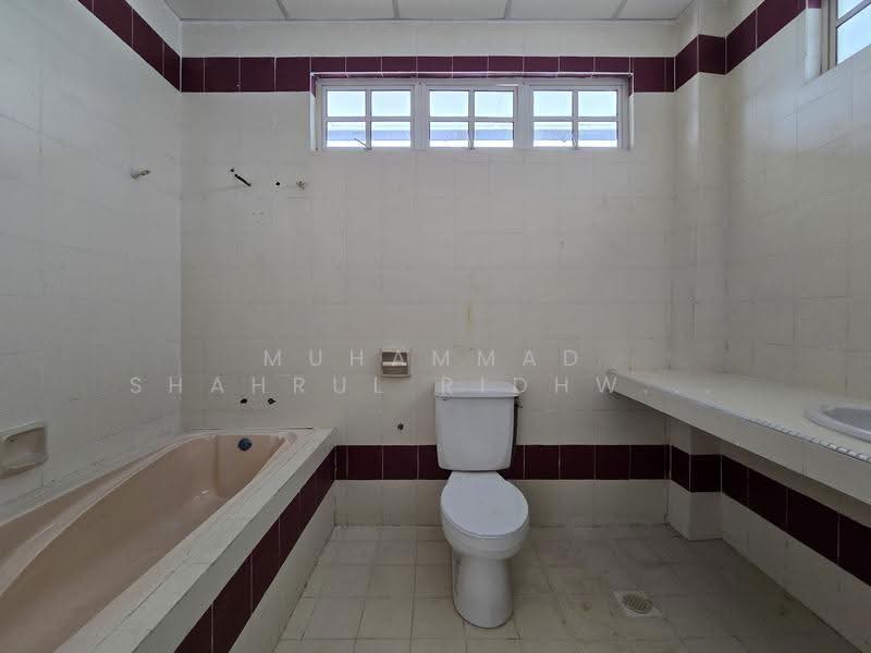 Bungalow House for Sale in Taman Bukit Jed (Seremban) - Muhammad Shahrul Ridhwan Mehamad Nasir - Bathroom - PropertyGuru.com.my