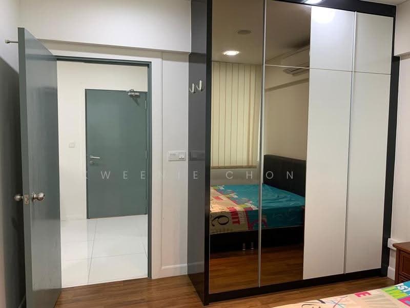 Kediaman Servis untuk Dijual di Mercu Summer Suites - Kweenie Chong - Bedroom - PropertyGuru.com.my