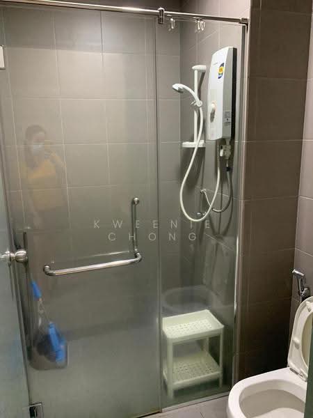 Kediaman Servis untuk Dijual di Mercu Summer Suites - Kweenie Chong - Bathroom - PropertyGuru.com.my