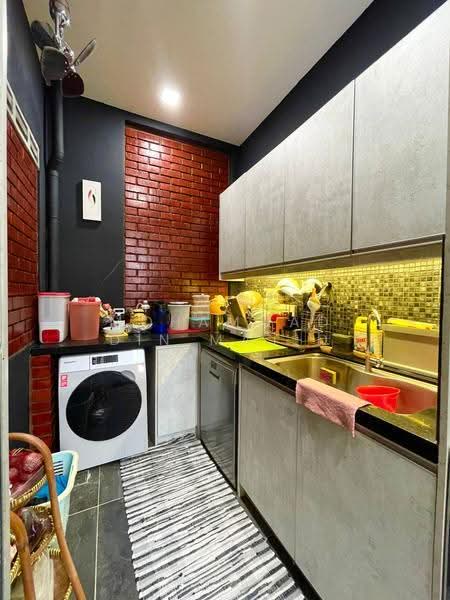 Rumah Teres 3-Tingkat untuk Dijual di Cyberjaya (Selangor) - Mohammad Din Majid - Kitchen - PropertyGuru.com.my