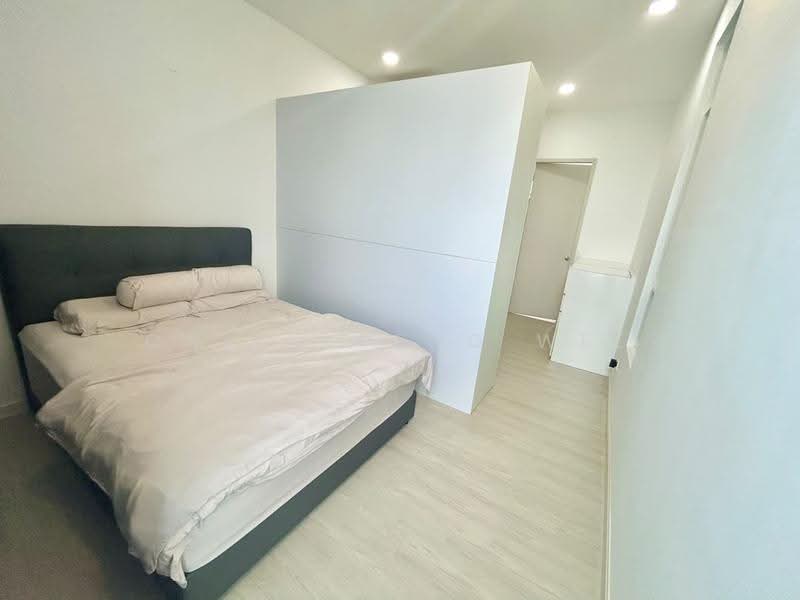 Kediaman Servis untuk Dijual di Parkland Residence - Chiew Peng Wee - Bedroom - PropertyGuru.com.my