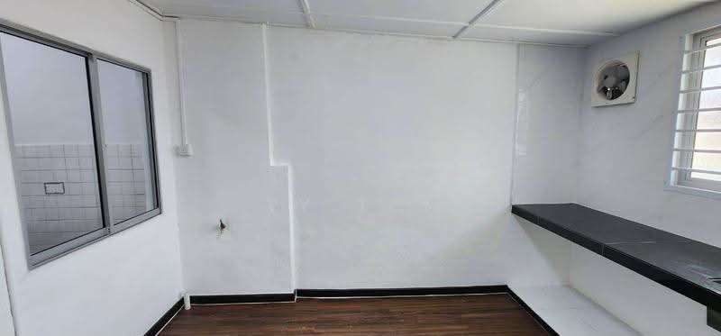 Rumah Teres 2-Tingkat untuk Disewa di Taman Pelangi (Johor Bahru) - YY Tey - Kitchen - PropertyGuru.com.my