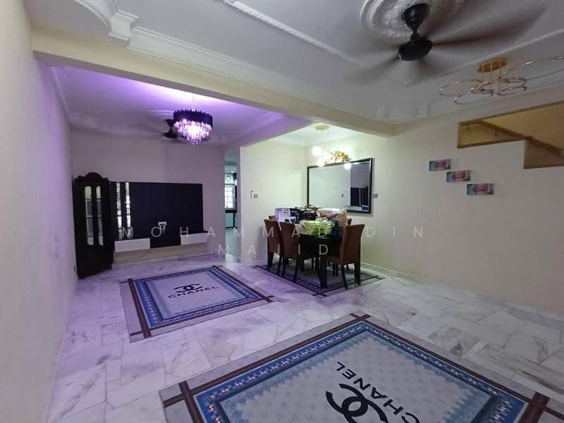 Rumah Teres 2-Tingkat untuk Dijual di Bandar Bukit Raja (Klang) - Mohammad Din Majid - Living Room - PropertyGuru.com.my