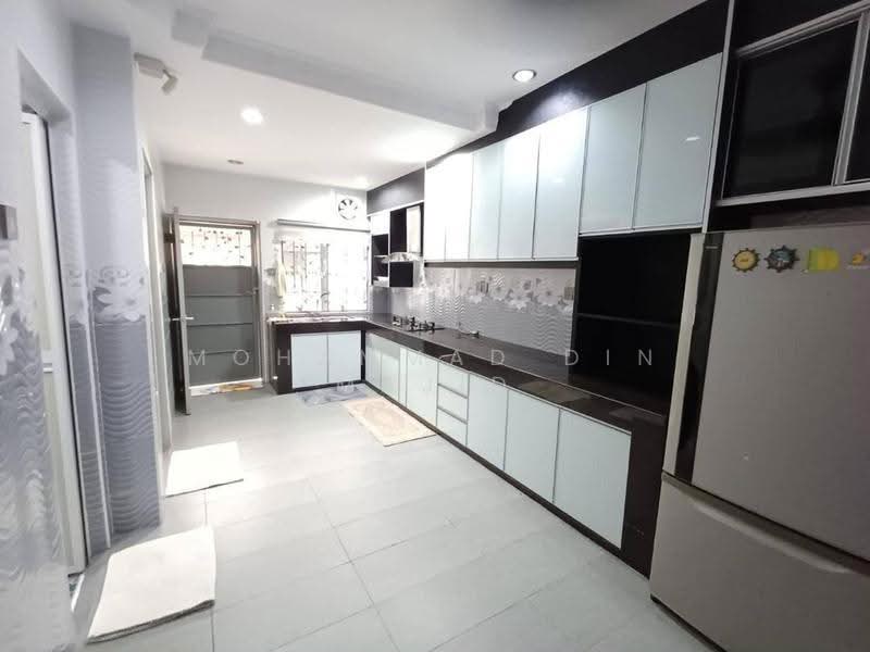 Rumah Teres 2-Tingkat untuk Dijual di Bandar Bukit Raja (Klang) - Mohammad Din Majid - Kitchen - PropertyGuru.com.my