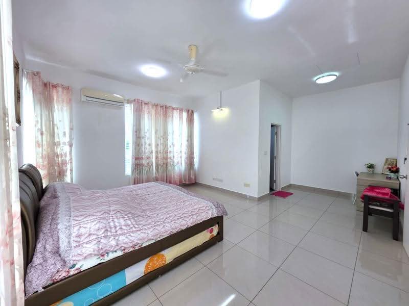 Rumah Kluster untuk Dijual di Taman Seri Austin (Tebrau) - Karl Lim - Bedroom - PropertyGuru.com.my