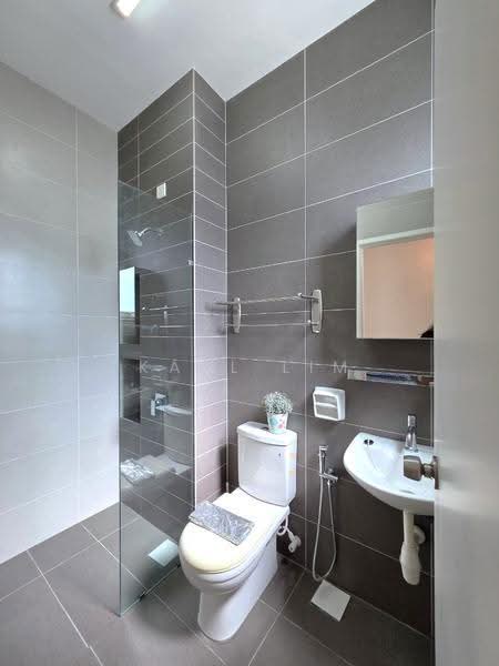 Rumah Kluster untuk Dijual di Taman Seri Austin (Tebrau) - Karl Lim - Bathroom - PropertyGuru.com.my