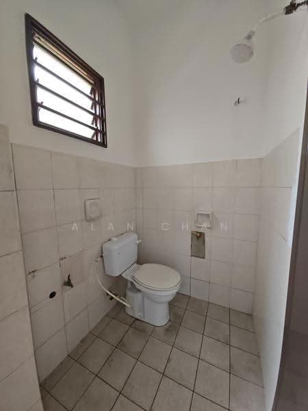 2-storey Terraced House for Sale in TAMAN PUCHONG UTAMA (Puchong) - Alan Chan - Bathroom - PropertyGuru.com.my