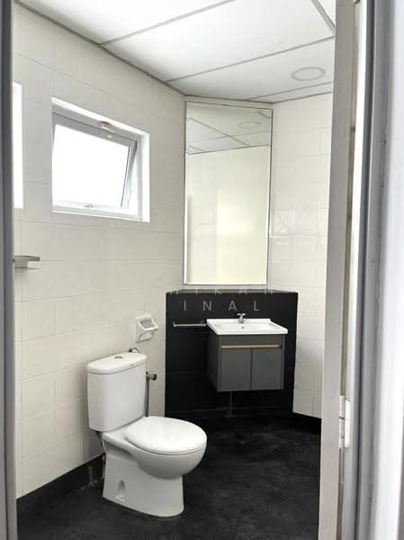 Semi-Detached House for Sale in Taman Melawati (Ulu Kelang) - Athikah Zainal - Bathroom - PropertyGuru.com.my