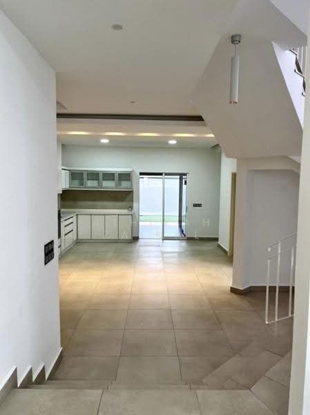 Semi-Detached House for Sale in Taman Melawati (Ulu Kelang) - Athikah Zainal - Kitchen - PropertyGuru.com.my