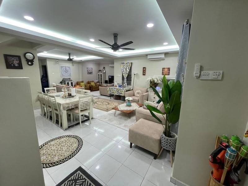 Rumah Teres 2-Tingkat untuk Dijual di Prima Saujana (Kajang) - Nurul Izza - Dining Room - PropertyGuru.com.my