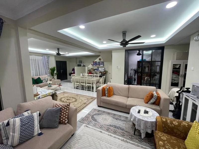 Rumah Teres 2-Tingkat untuk Dijual di Prima Saujana (Kajang) - Nurul Izza - Living Room - PropertyGuru.com.my