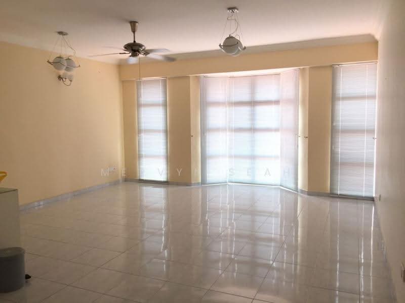 Townhouse for Sale in Tanjung Tokong (Penang) - Mervyn Seah - Living Room - PropertyGuru.com.my