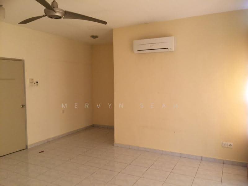 Townhouse for Sale in Tanjung Tokong (Penang) - Mervyn Seah - Living Room - PropertyGuru.com.my