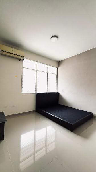 Rumah Flat untuk Disewa di Taman Lip Sin Block 1, 3 & 5 - Kay Wong - Bedroom - PropertyGuru.com.my